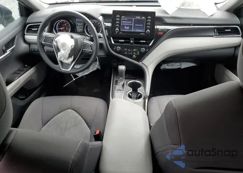 2022 Toyota Camry Le из США, поврежденный, VIN 4T1C11AK0NU687735